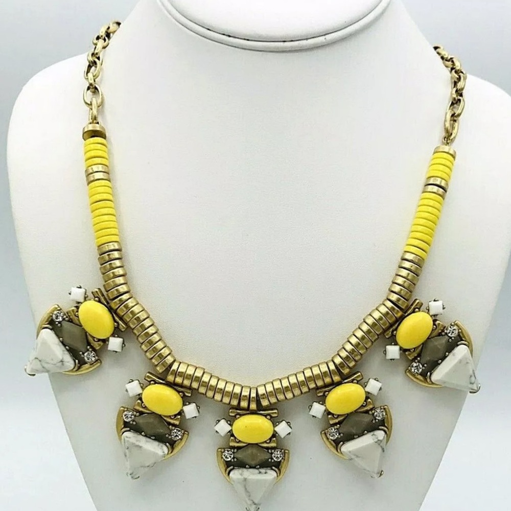 Beautiful Stella & Dot Pavilion Statement Necklace